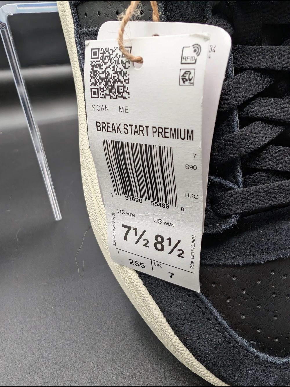 adidas Men's Black Low-Top Casual Sneakers